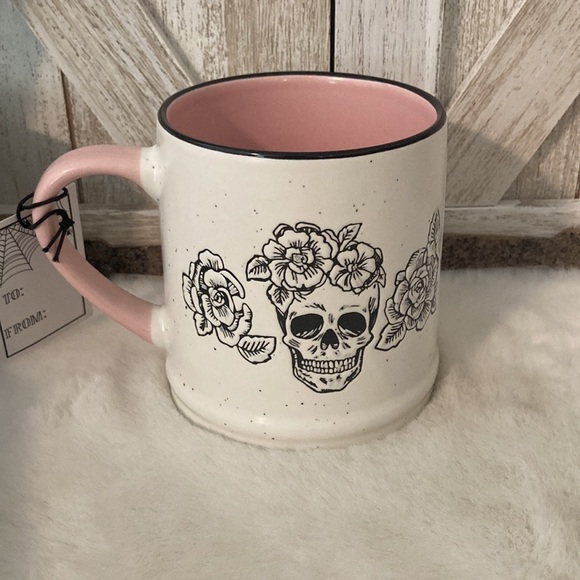 Cobwebs and Cauldrons Skull Mug - Picture 5 of 8